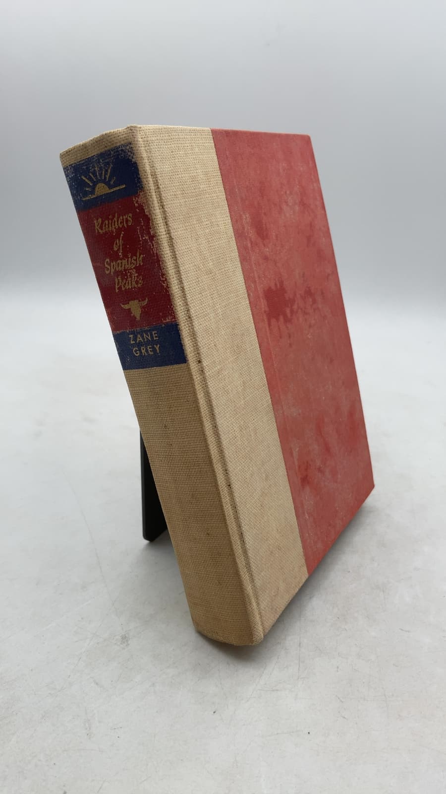 Raiders of Spanish Peaks by Zane Grey - front cover
