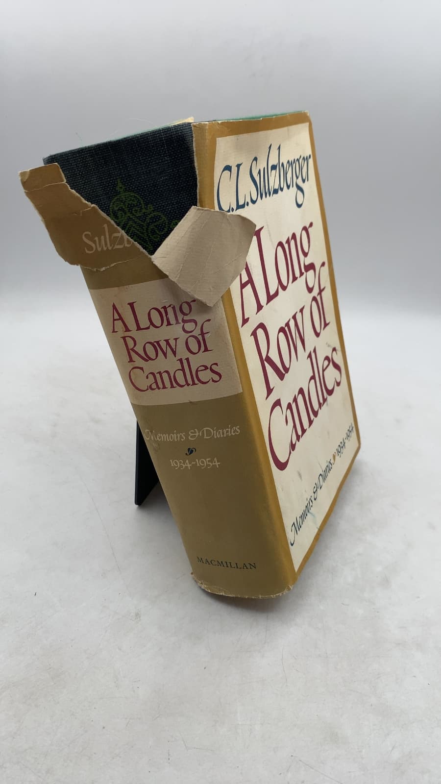 A Long Row of Candles: Memoirs and Diaries [1934-1954] by C. L. Sulzberger - front cover