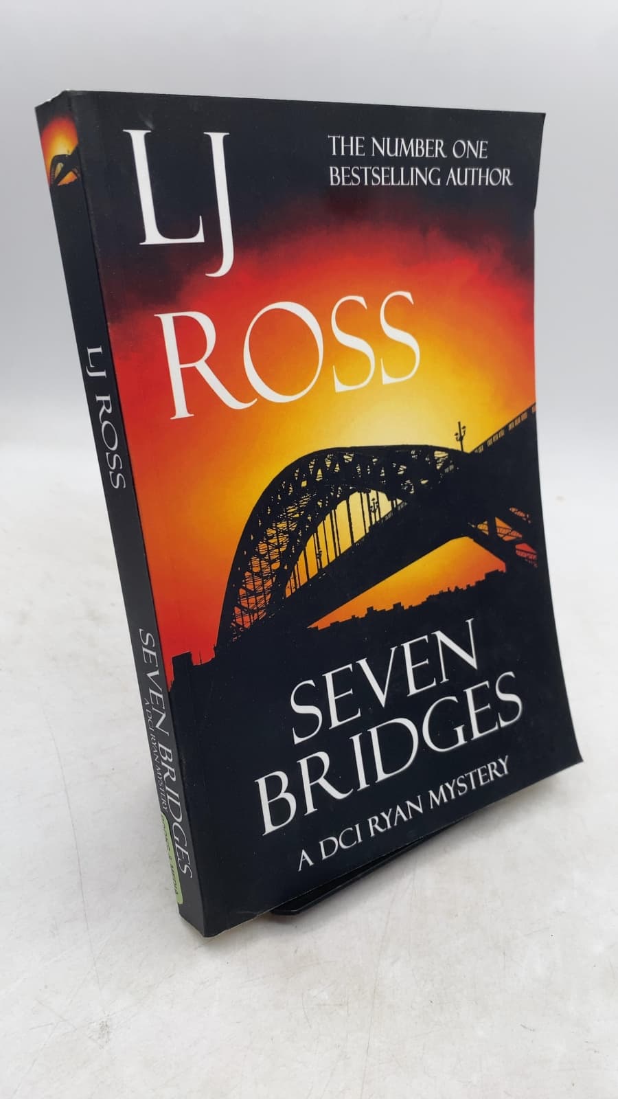 Seven Bridges: A DCI Ryan Mystery by LJ Ross - front cover