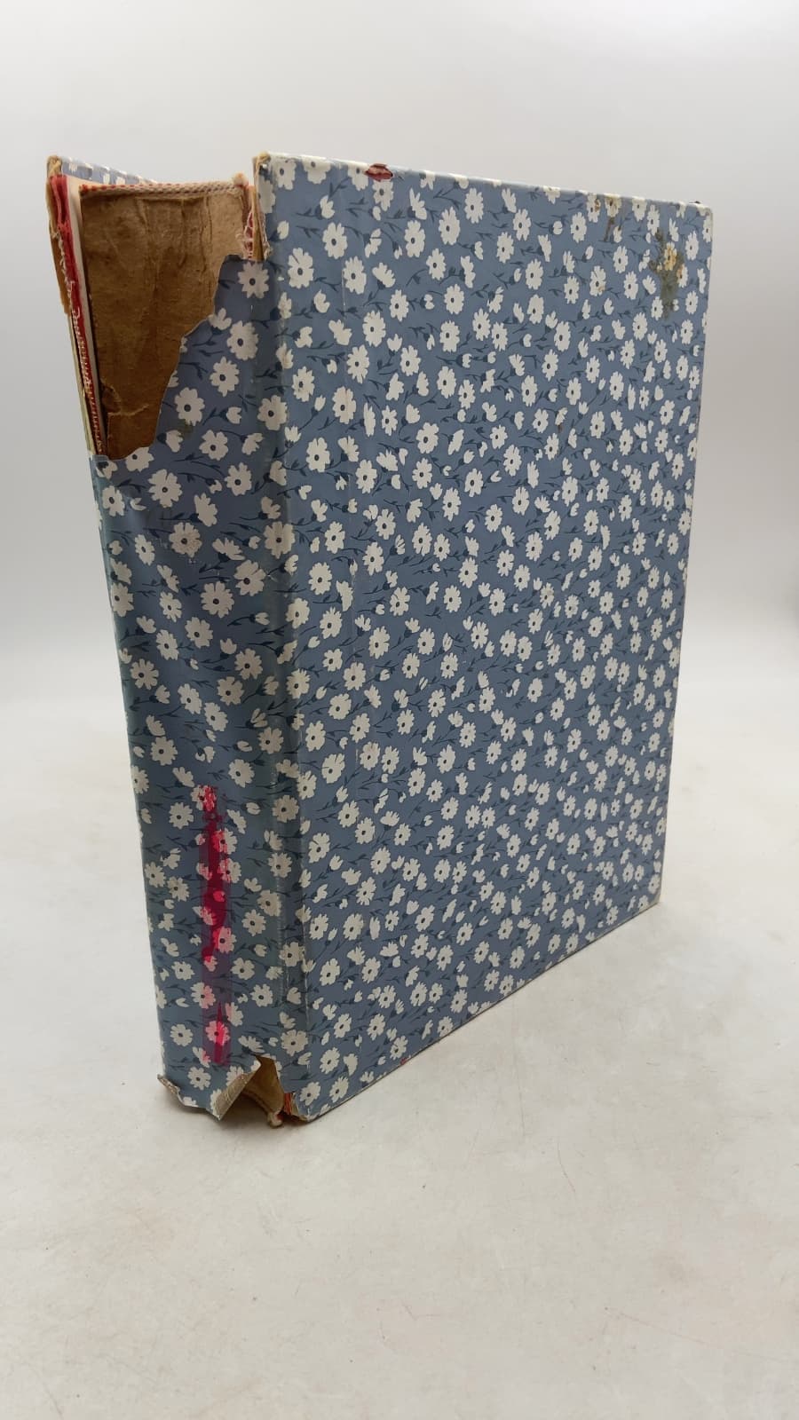 The Good Housekeeping Cookbook by Zoe Coulson - front cover