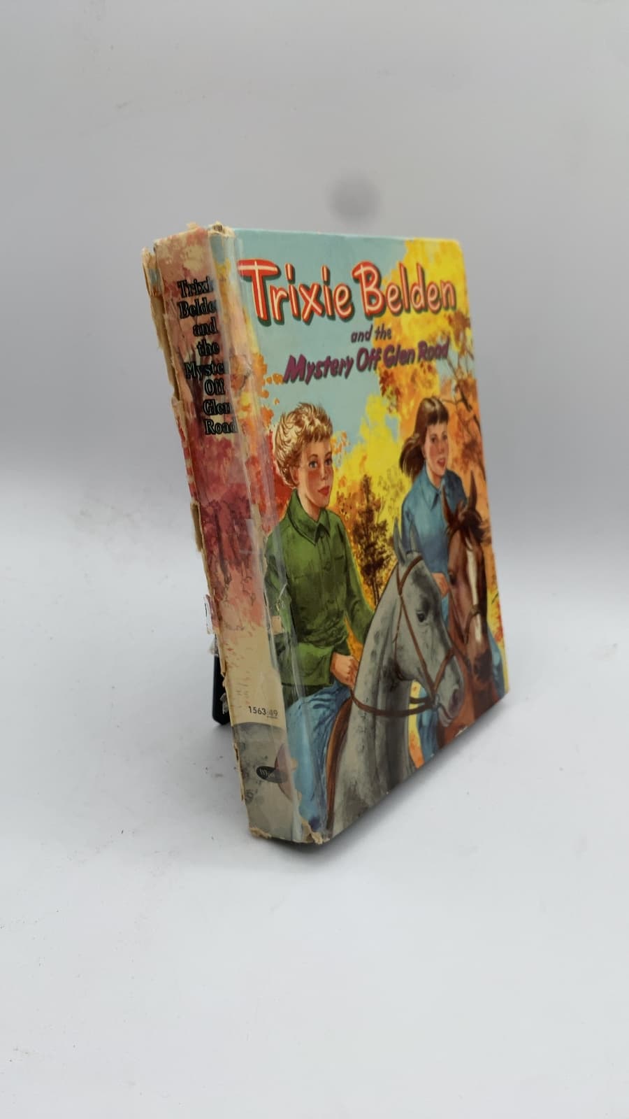 Trixie Belden and the Mystery off Glen Road by Julie Campbell - front cover