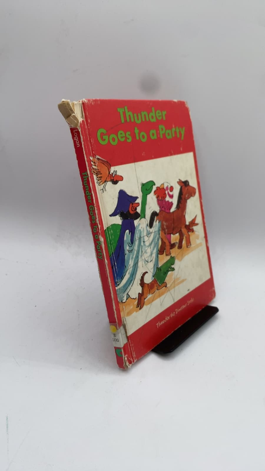 Thunder Goes to a Party by Dick Logan and the boys and girls in Marilyn Hargis’ class - front cover
