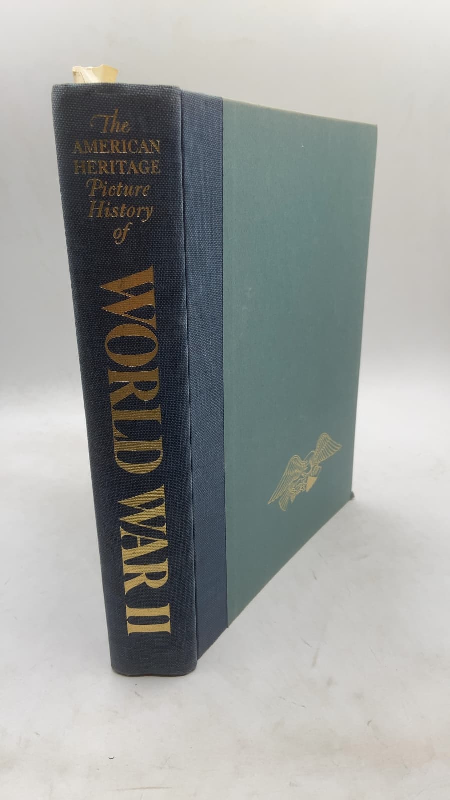 The American Heritage Picture History of World War II by C. L. Sulzberger - front cover