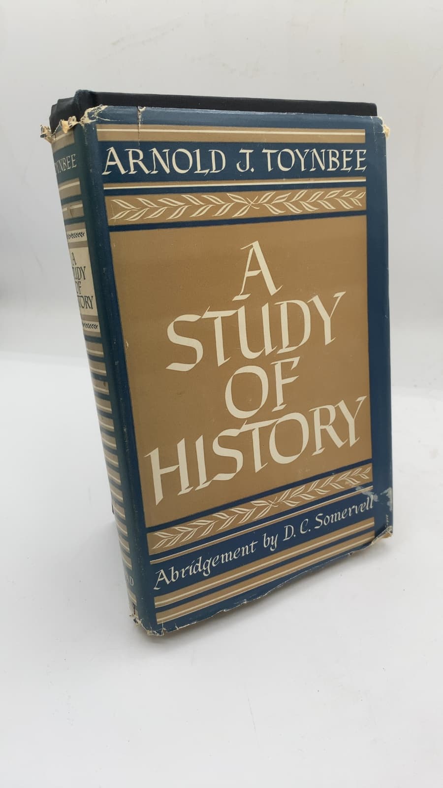 A Study of History by Arnold J. Toynbee (Abridgement by D. C. Somervell) - front cover