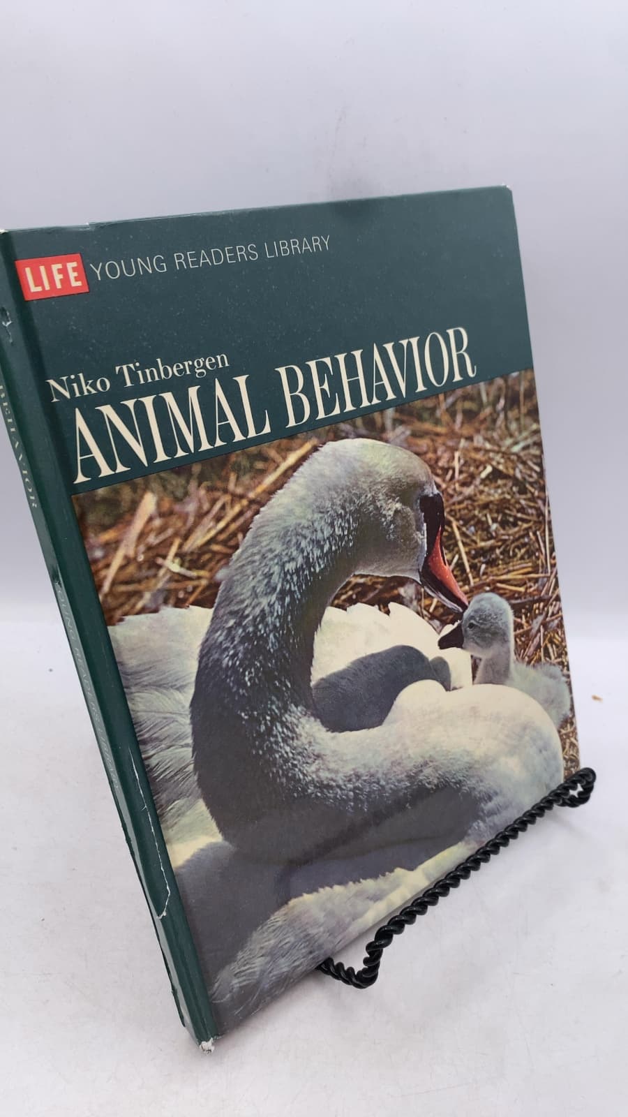 Animal Behavior by Niko Tinbergen and the Editors of Time-Life Books - front cover