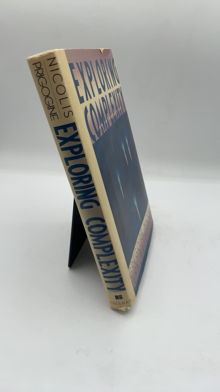 Exploring Complexity: An Introduction by Grégoire Nicolis, Ilya Prigogine - front cover