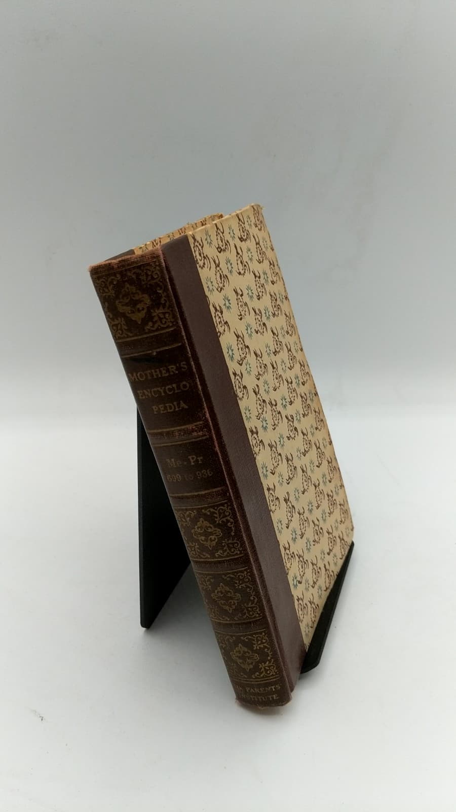 The Mother's Encyclopedia, Volume Four by Compiled and edited by the Editors of Parents' Magazine - front cover