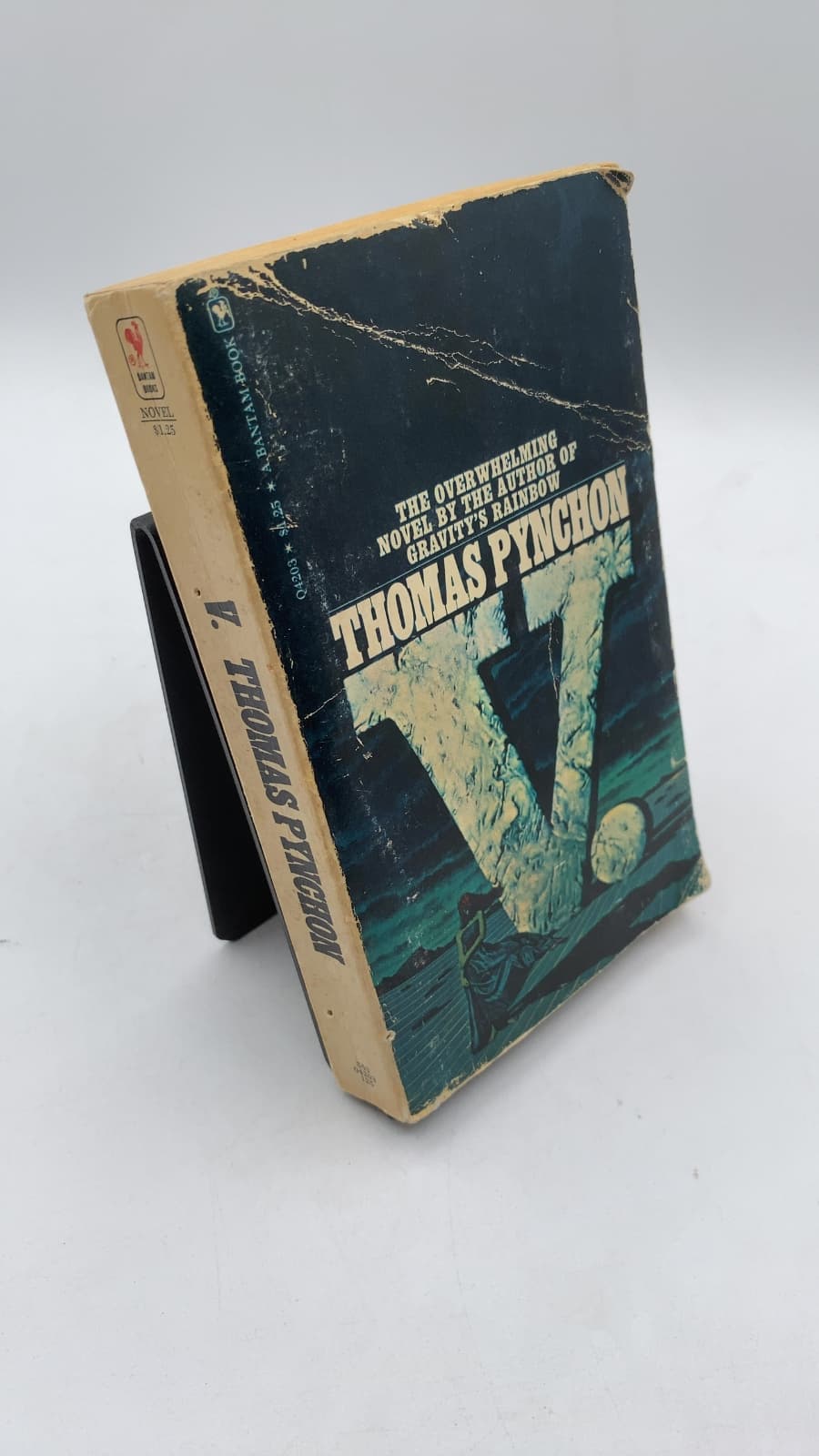 V. by Thomas Pynchon - front cover