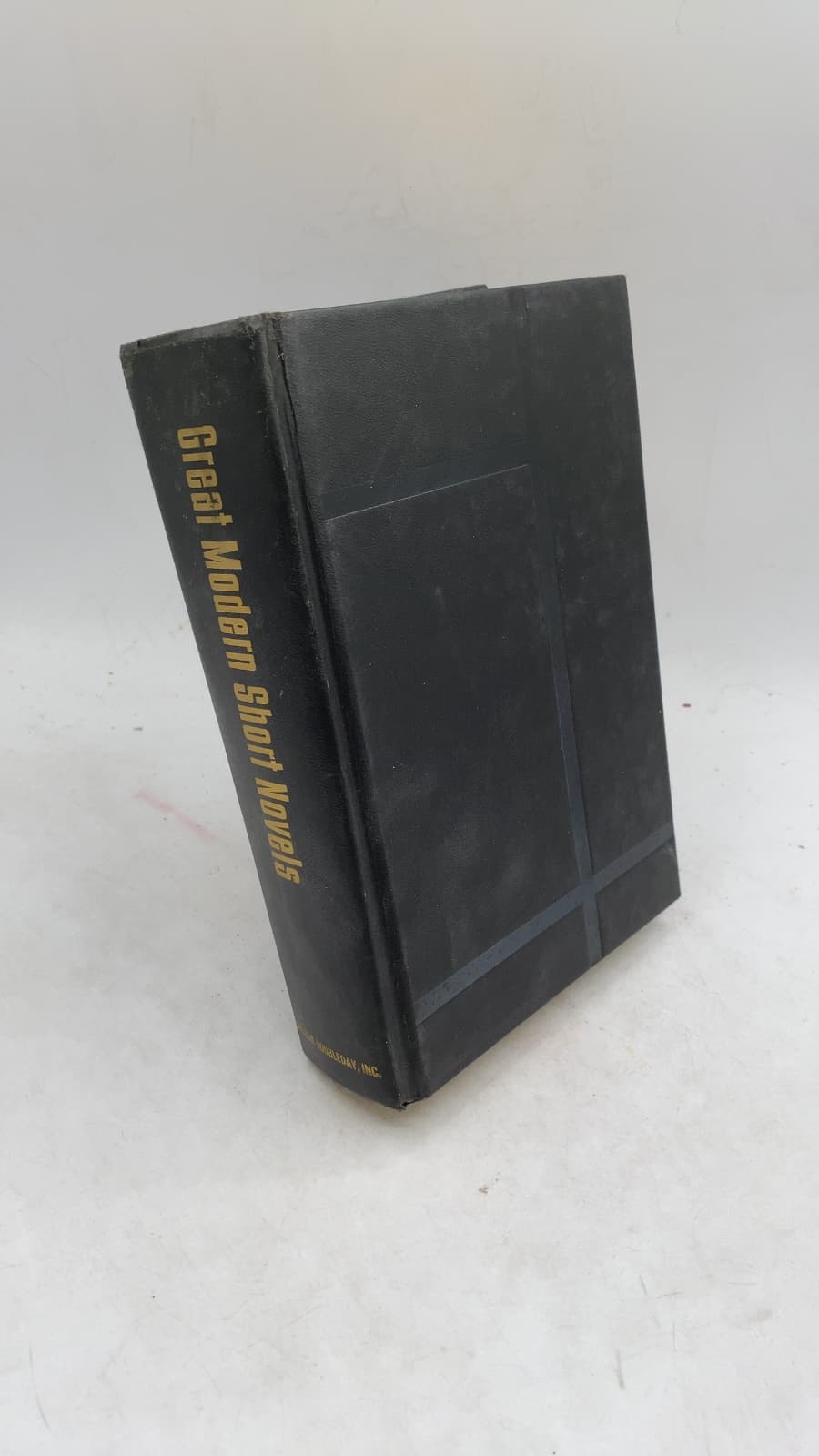 Great Modern Short Novels by James Hilton, John Steinbeck, Graham Greene, John Hersey, Elizabeth Spencer, Saul Bellow, Truman Capote - front cover