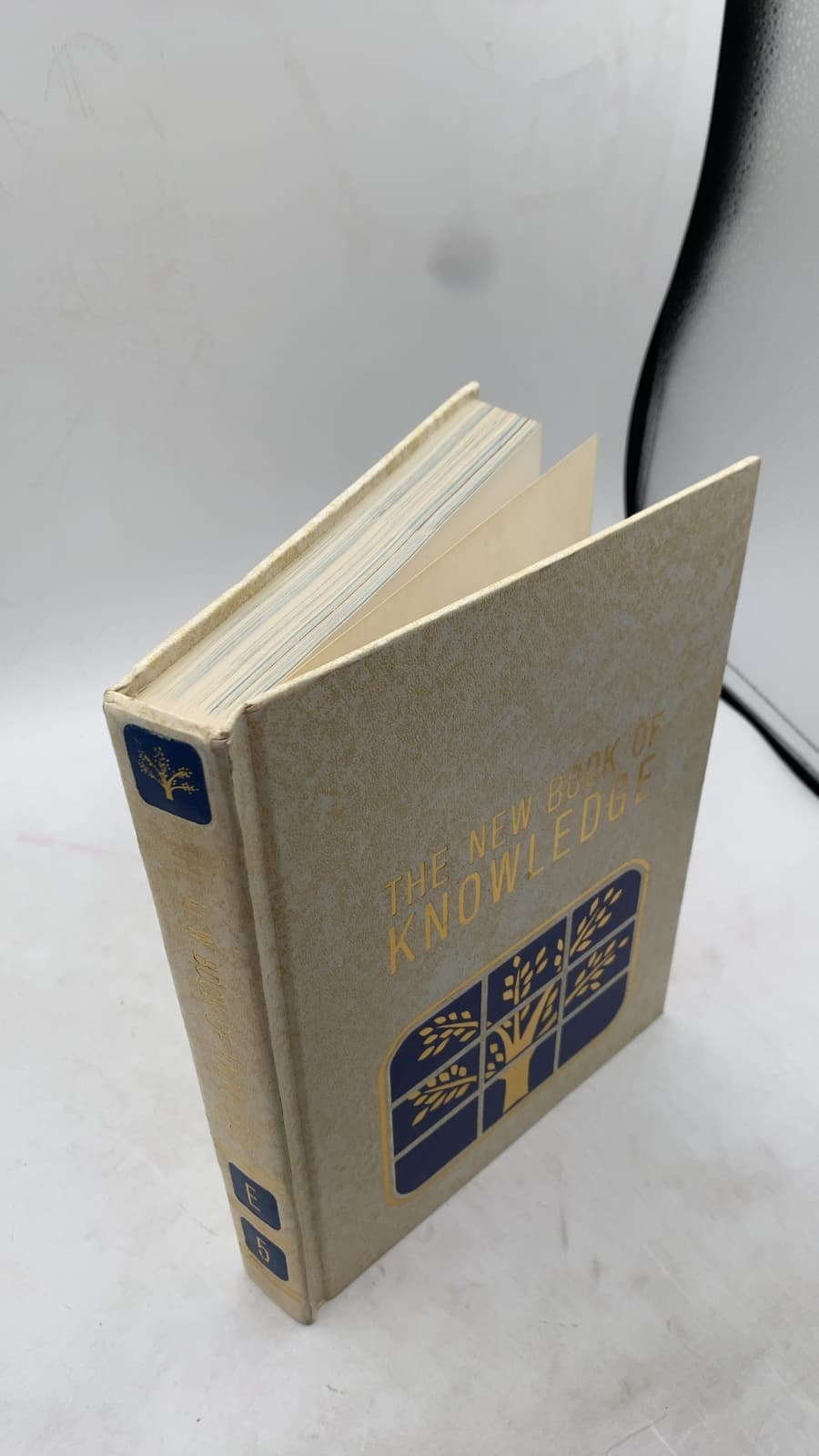 The New Book of Knowledge