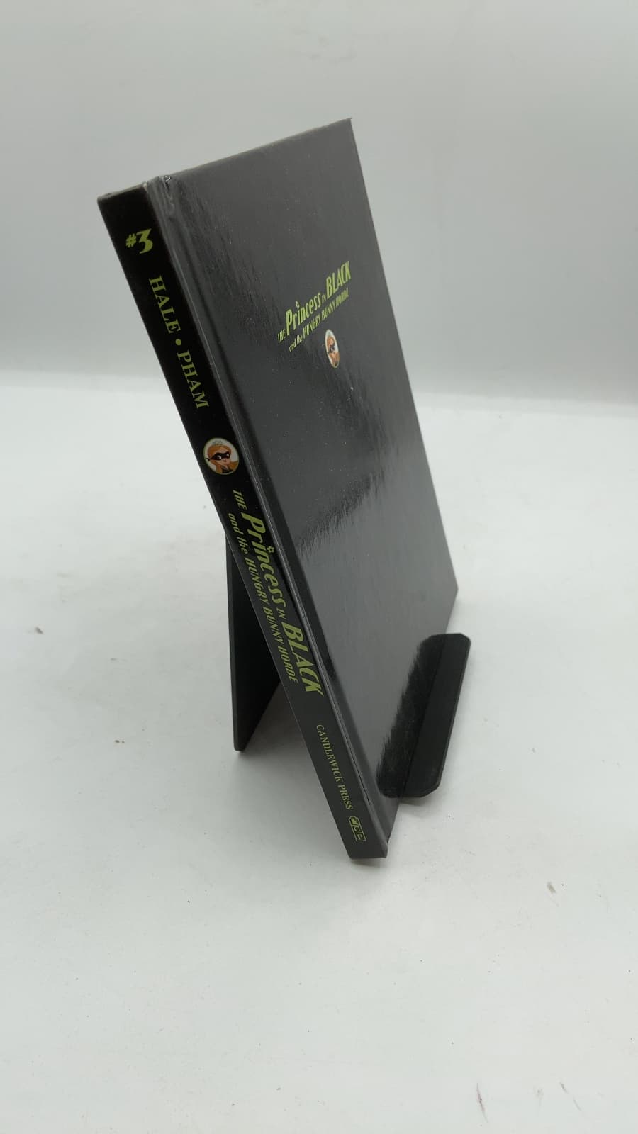 The Princess in Black and the Hungry Bunny Horde by Shannon Hale & Dean Hale - front cover