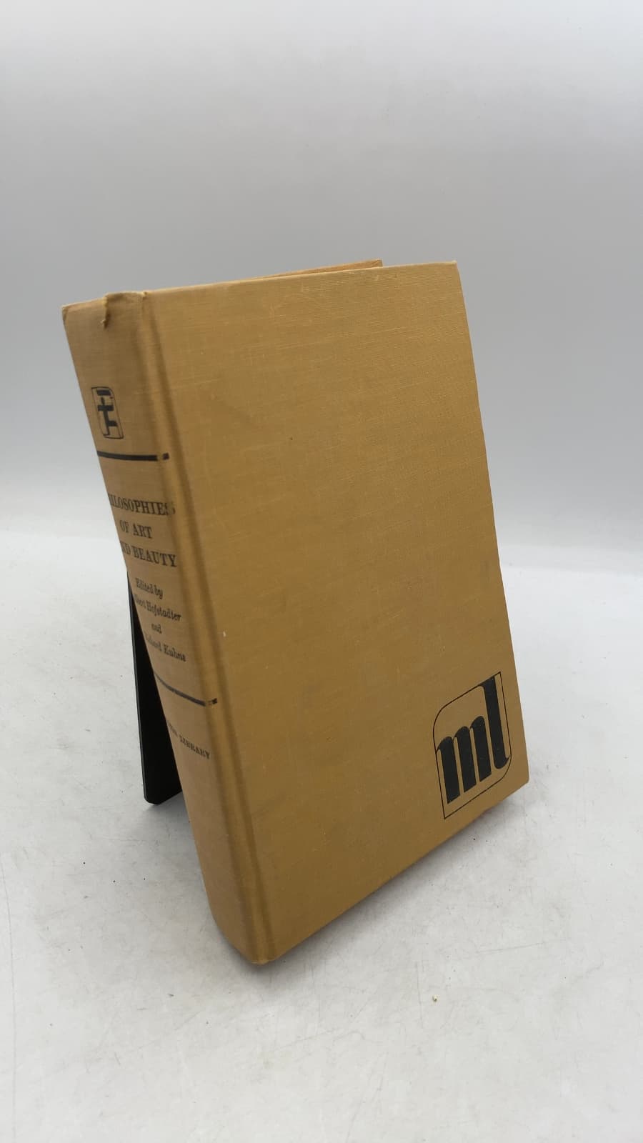 Philosophies of Art and Beauty: Selected Readings in Aesthetics from Plato to Heidegger by Albert Hofstadter and Richard Kuhns (Editors) - front cover