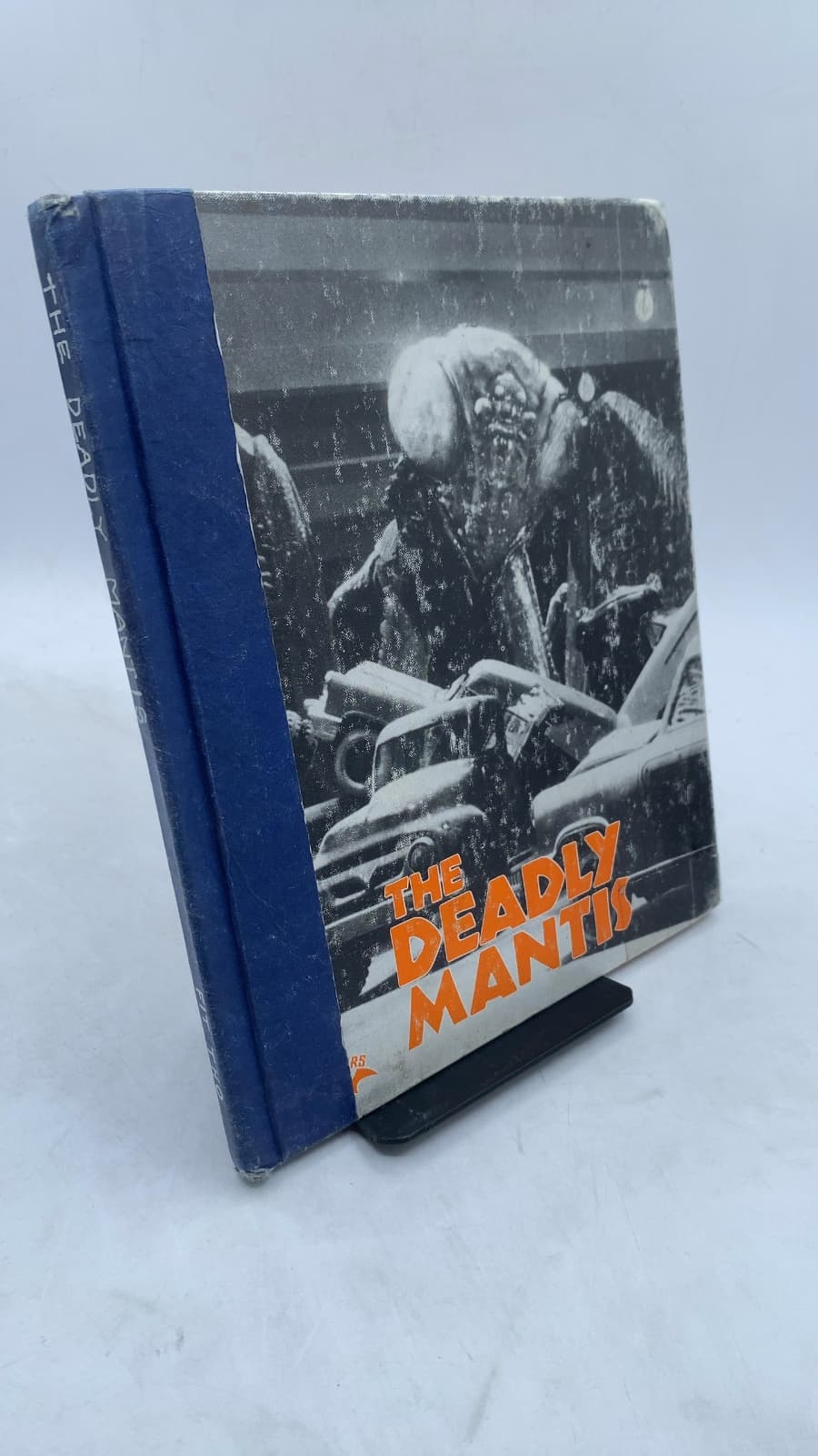 The Deadly Mantis by Ian Thorne - front cover