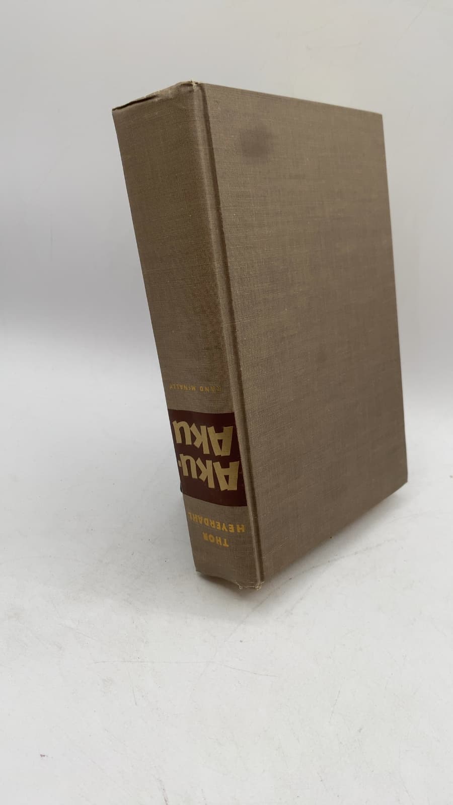 Aku-Aku by Thor Heyerdahl - front cover