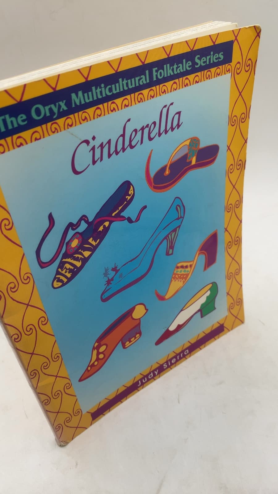 Cinderella (The Oryx Multicultural Folktale Series) by Judy Sierra - front cover