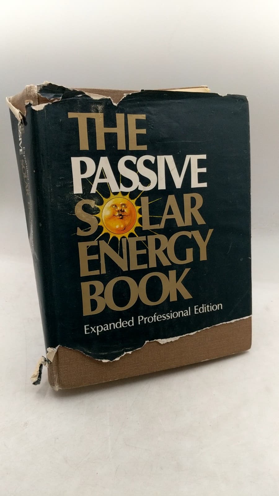 The Passive Solar Energy Book: Expanded Professional Edition by Edward Mazria - front cover