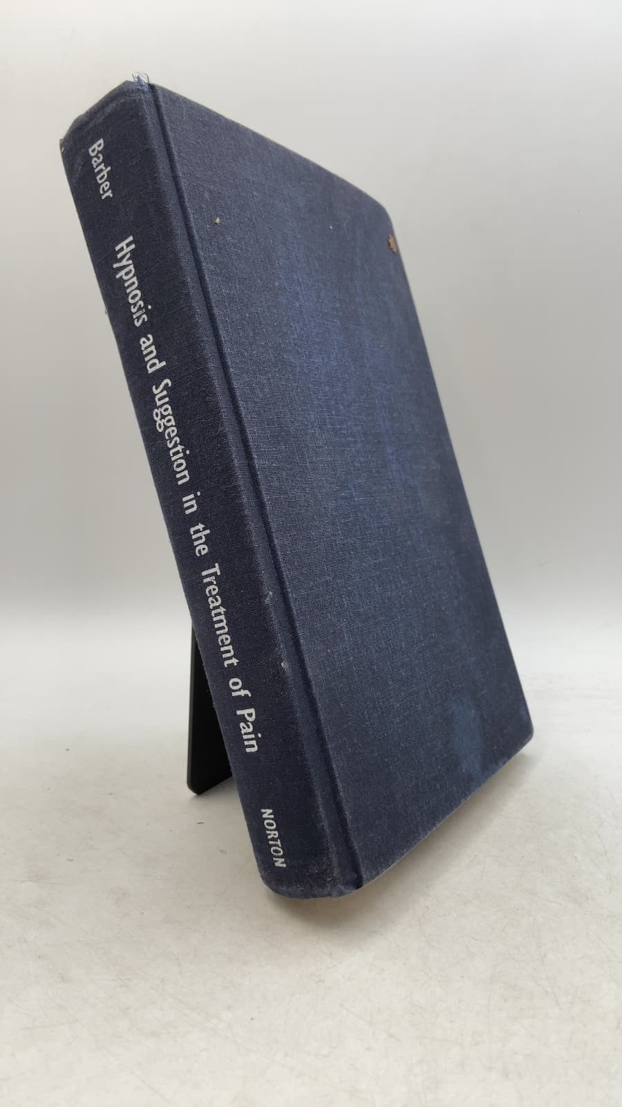 Hypnosis and Suggestion in the Treatment of Pain: A Clinical Guide by Joseph Barber, Ph.D. - front cover