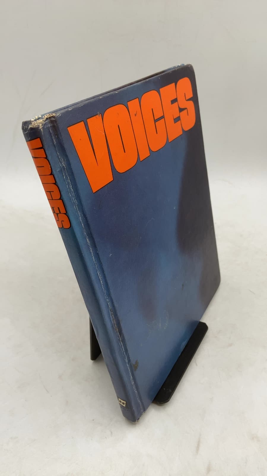 Voices by Joanne Robinson Mitchell, Anne Libby Ryle - front cover