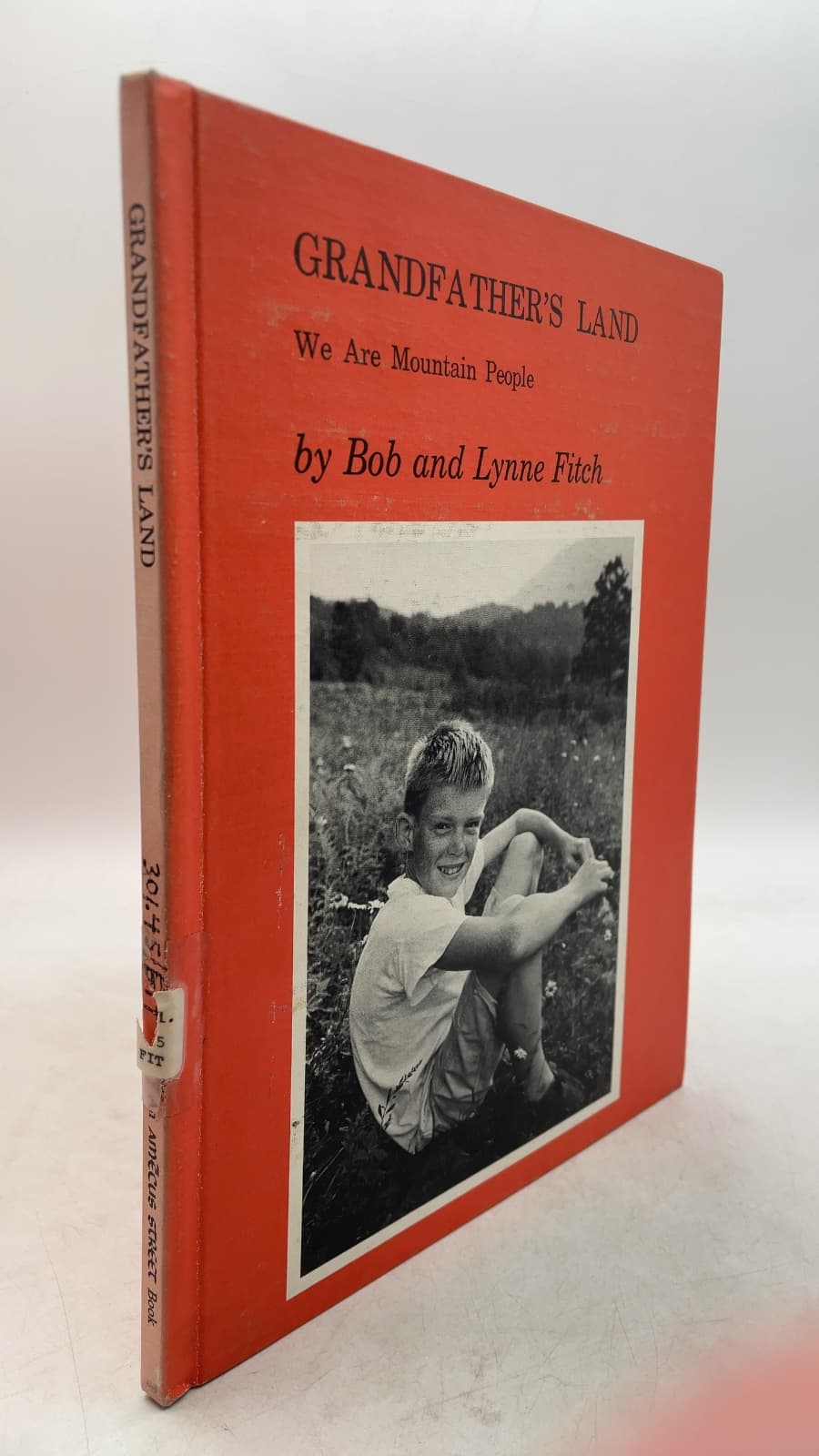 Grandfather's Land: We Are Mountain People by Bob and Lynne Fitch - front cover