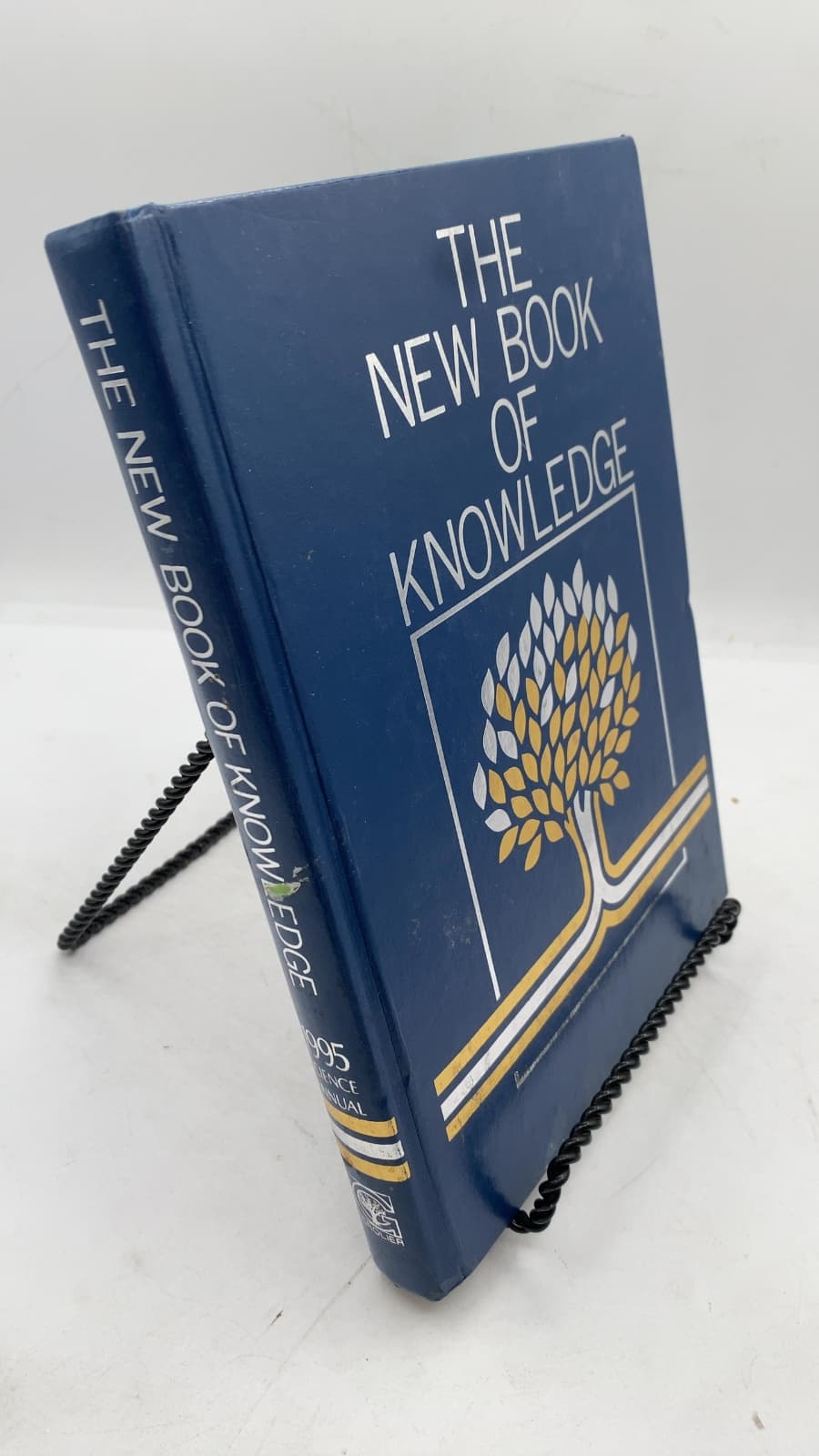 The New Book of Knowledge: 1995 Science Annual - front cover