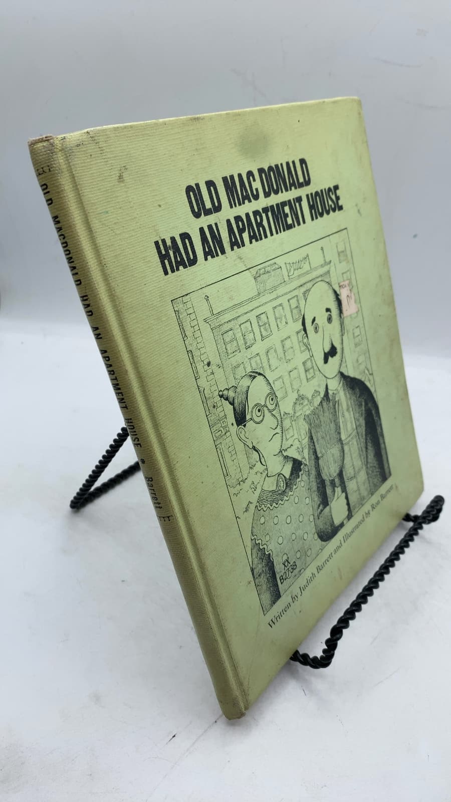 Old Mac Donald Had an Apartment House by Judith Barrett - front cover