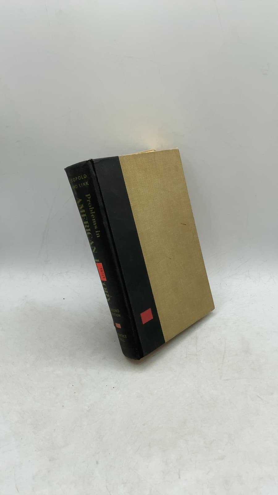 Problems in American History by Richard W. Leopold and Arthur S. Link - front cover