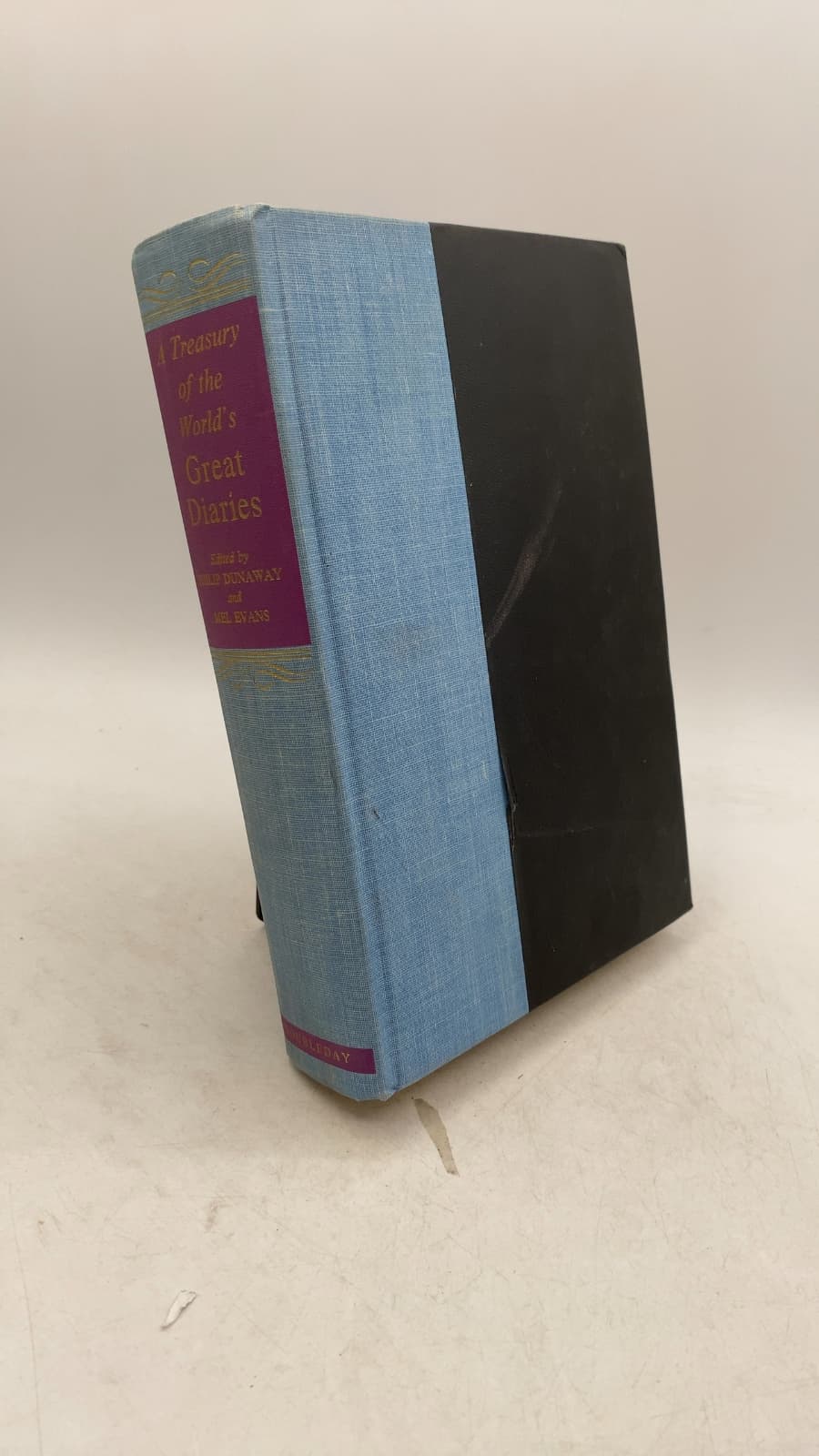 A Treasury of the World's Great Diaries by Edited by Philip Dunaway and Mel Evans - front cover