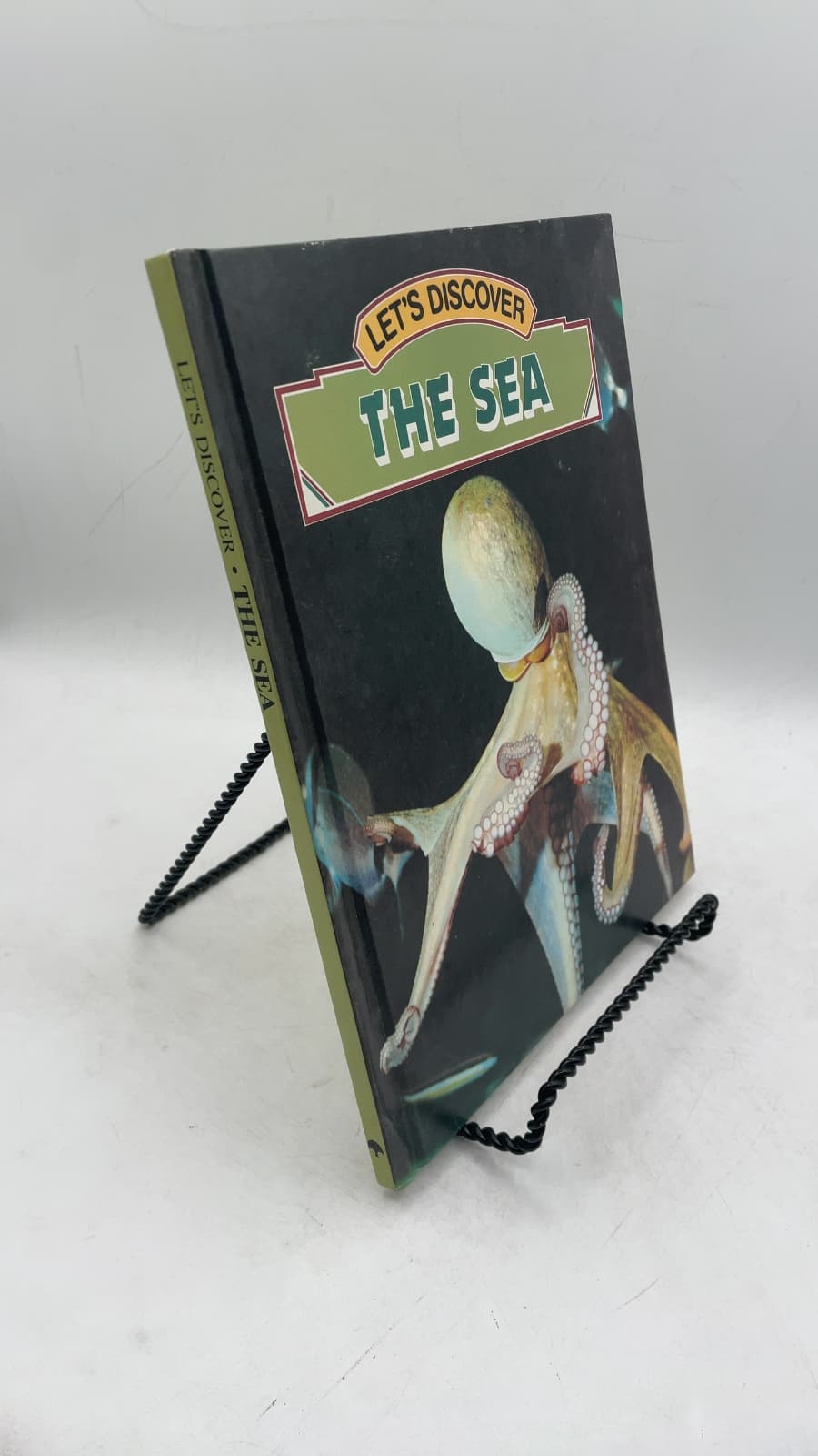 Let's Discover The Sea - front cover