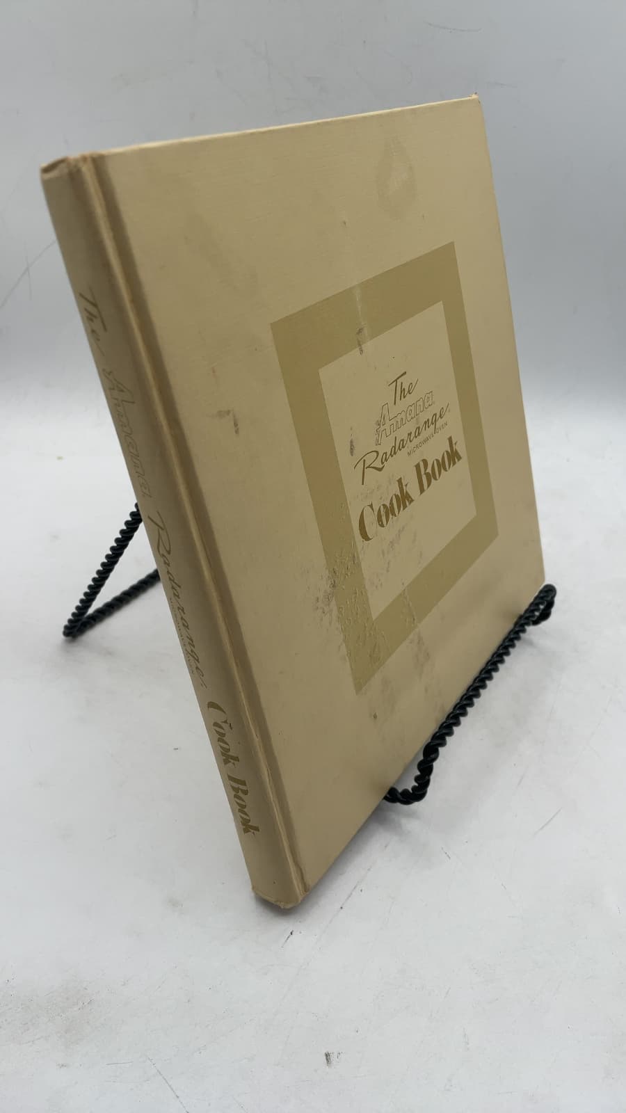 The Amana Radarange Microwave Oven Cook Book by Ann MacGregor Home Economics Department - front cover