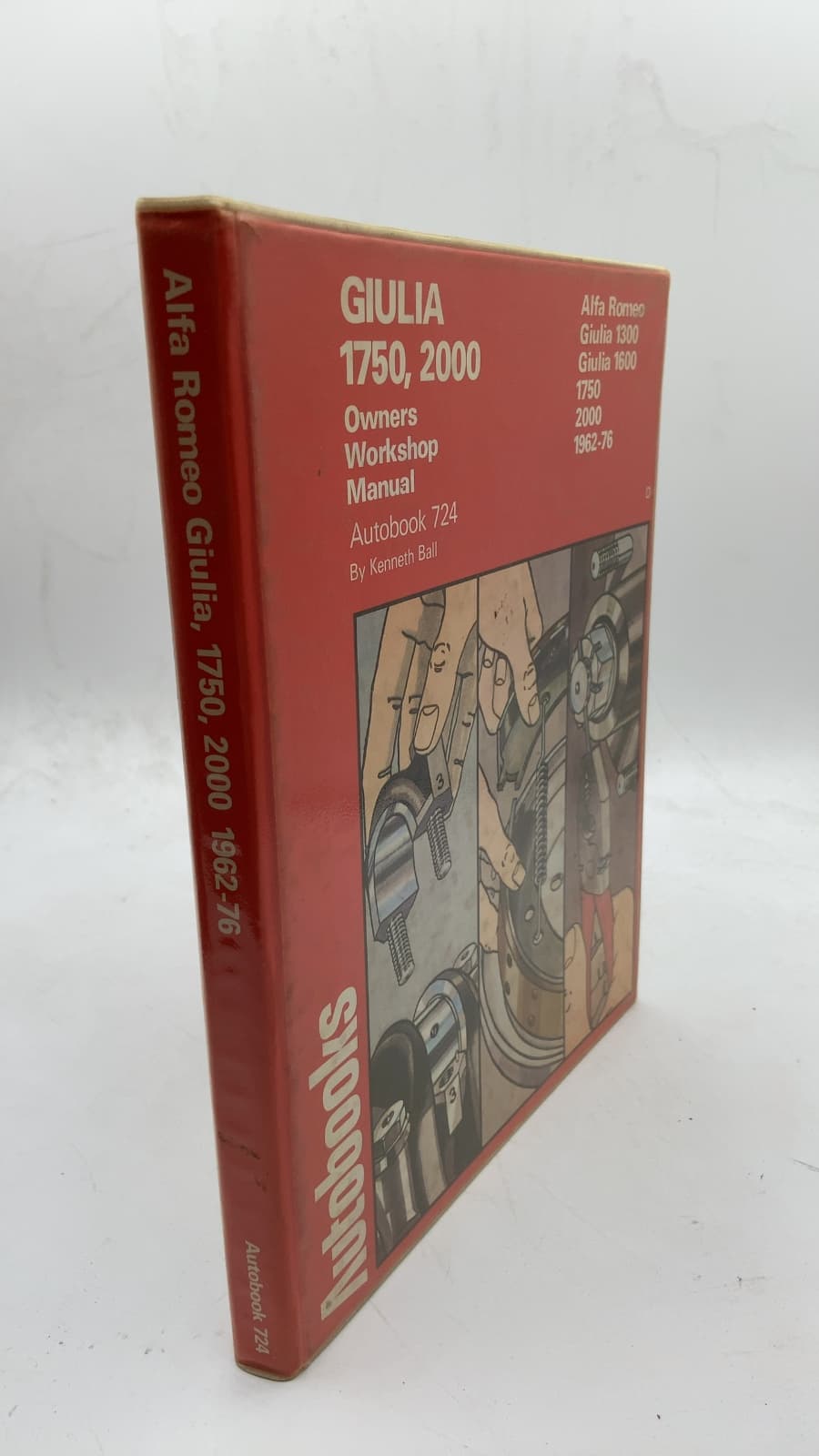 Giulia 1750, 2000 Owners Workshop Manual by Kenneth Ball - front cover