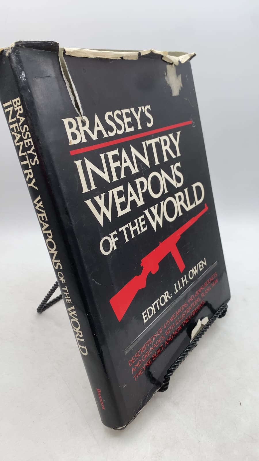 Brassey's Infantry Weapons of the World 1950-1975 by Major General J. I. H. Owen, O.B.E. - front cover