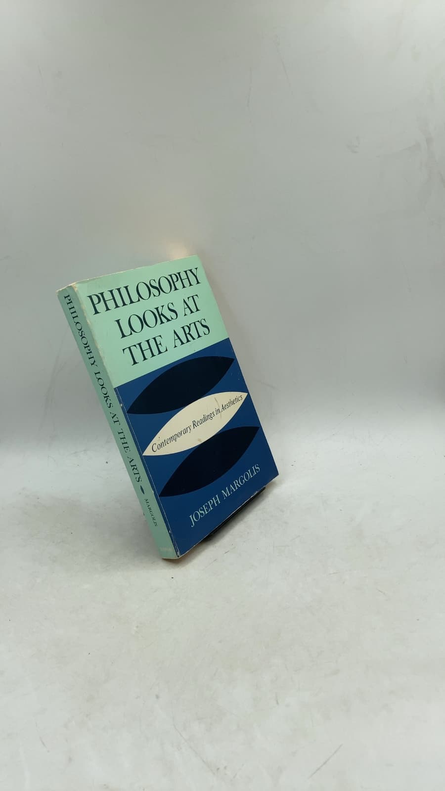Philosophy Looks at the Arts: Contemporary Readings in Aesthetics by Joseph Margolis - front cover