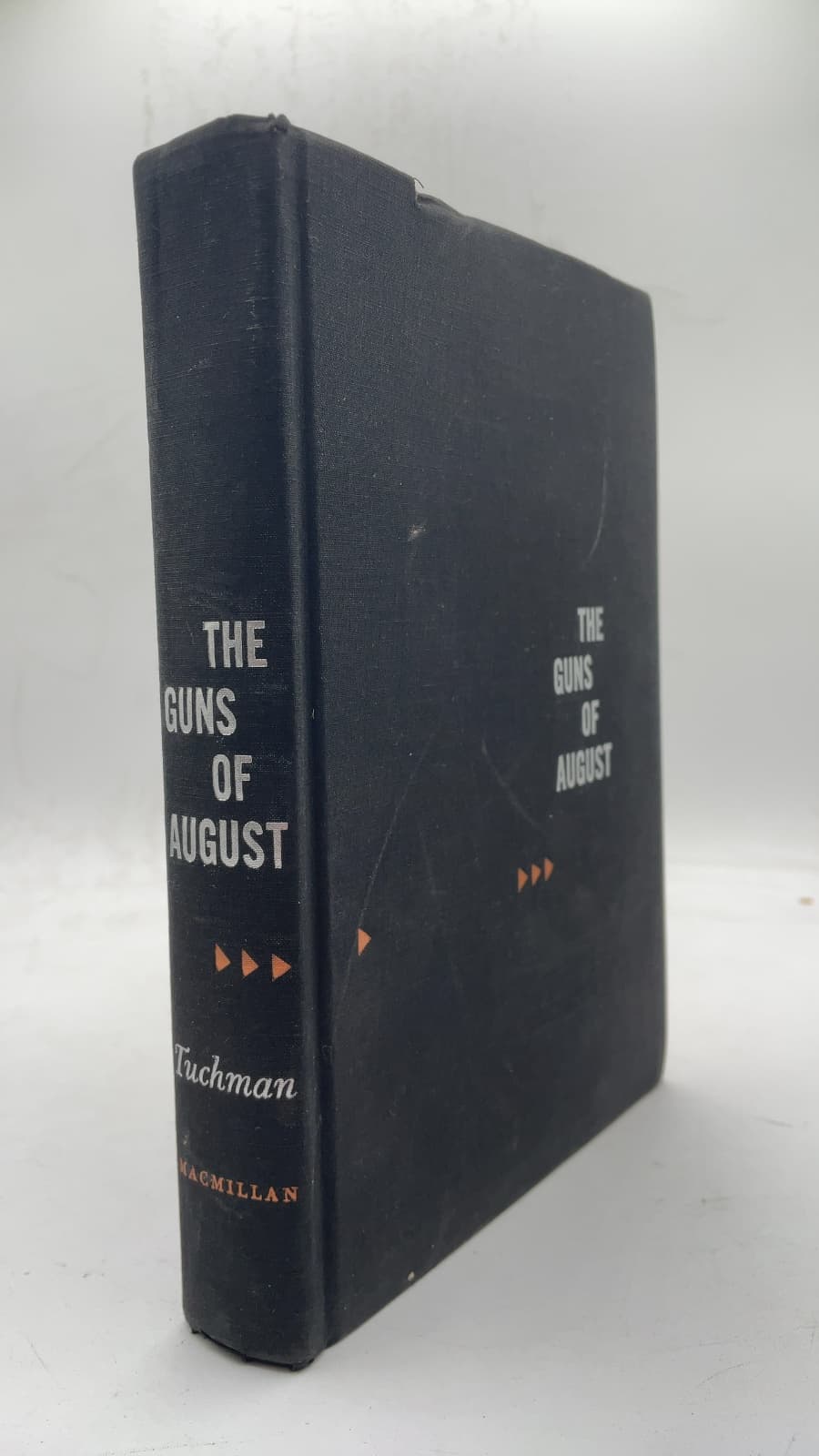 THE Guns OF August by Barbara W. Tuchman - front cover