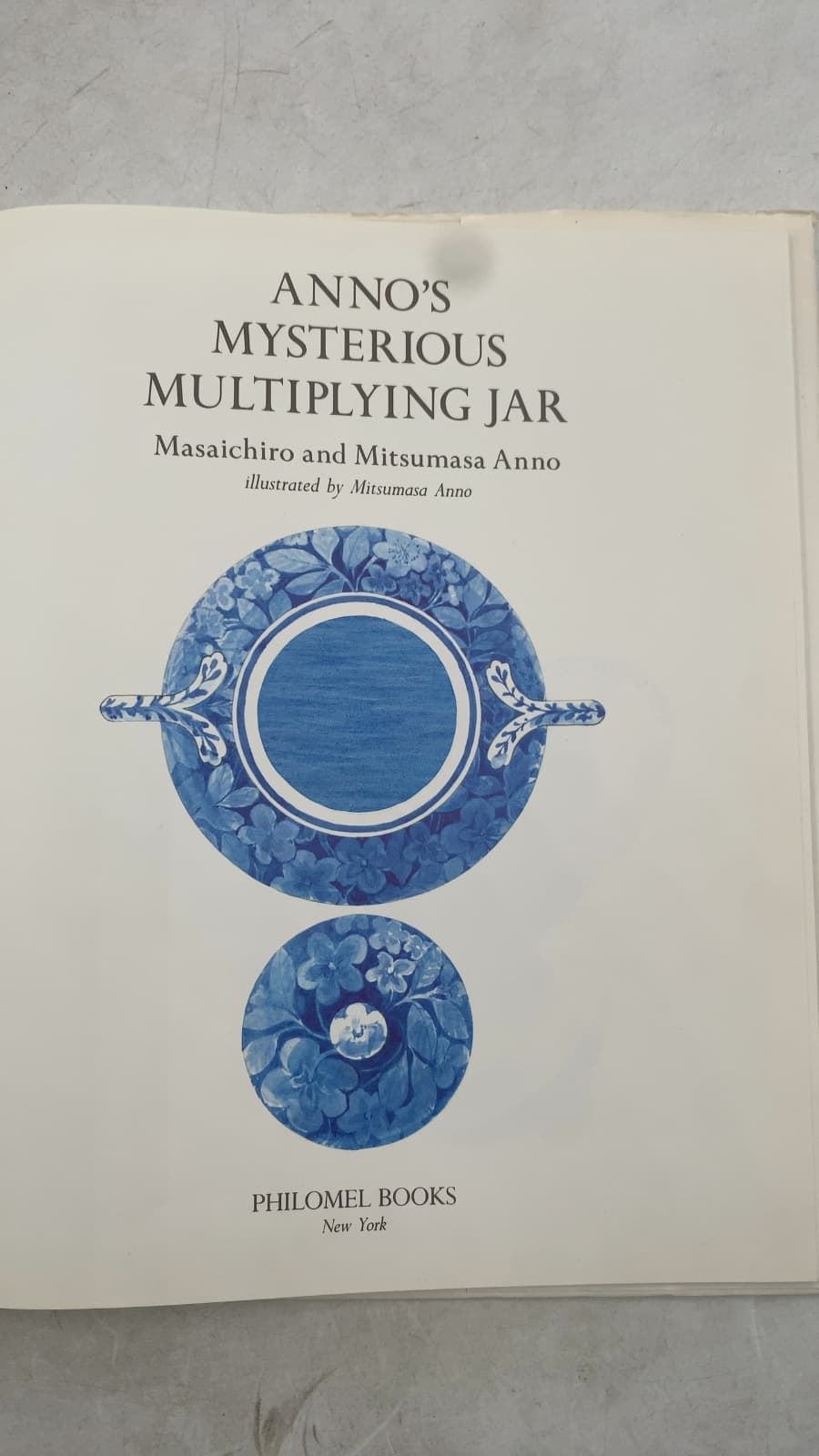 Anno's Mysterious Multiplying Jar by Masaichiro and Mitsumasa Anno - title page