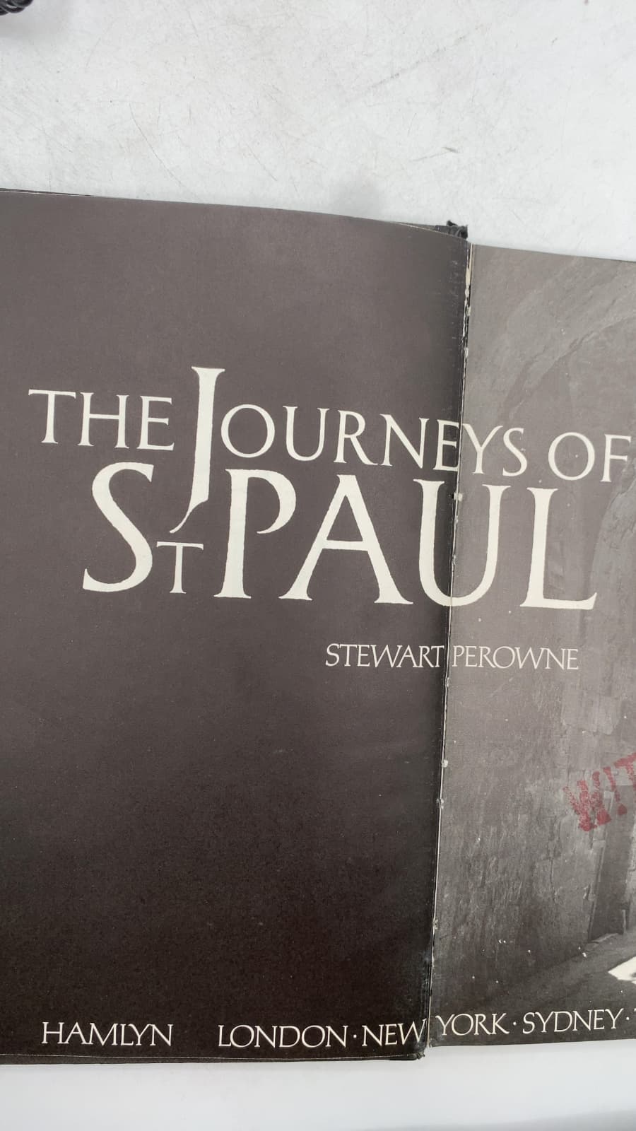 THE Journeys OF ST Paul by Stewart Perowne - title page