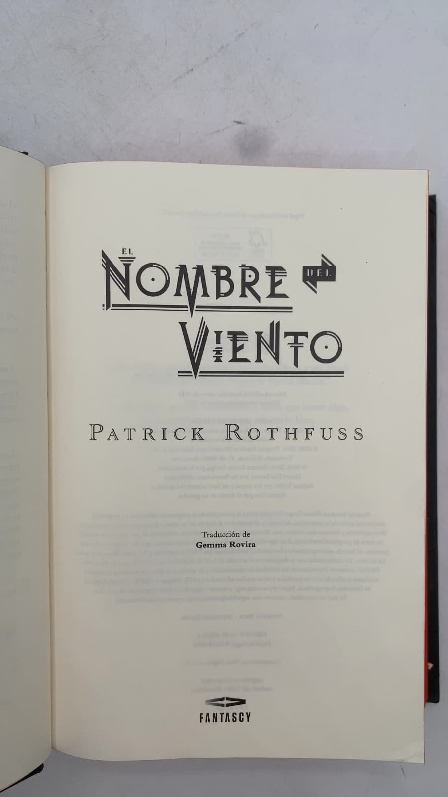 El Nombre del Viento by Patrick Rothfuss - title page