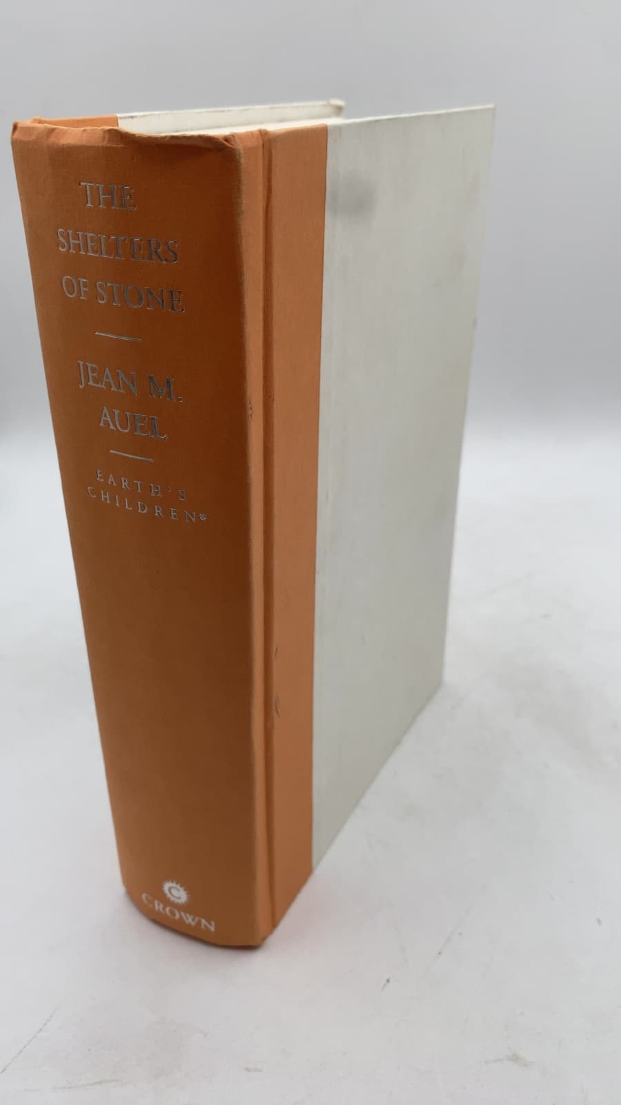 The Shelters of Stone by Jean M. Auel - front cover
