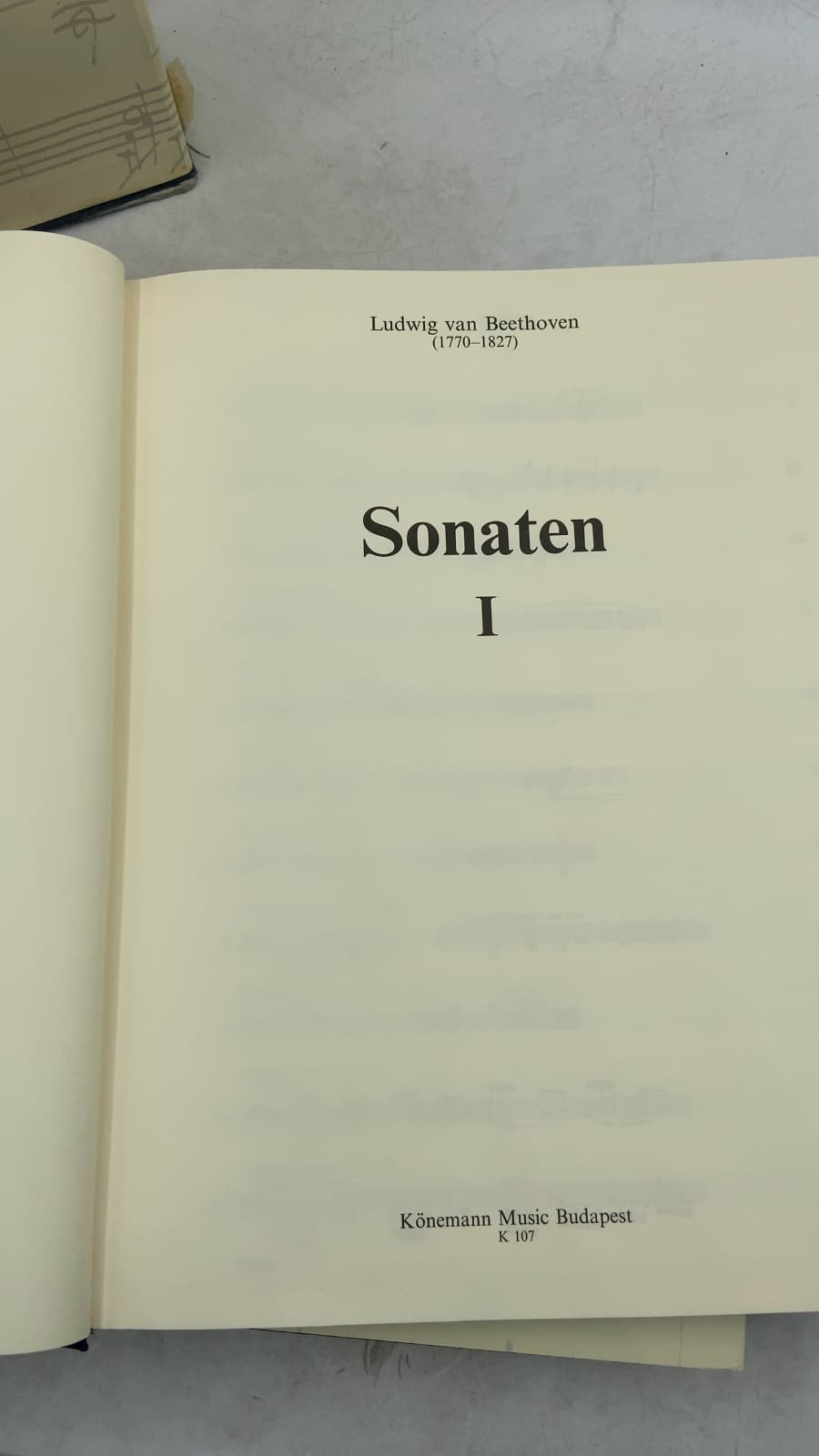 Ludwig van Beethoven: 32 Piano Sonatas Urtext by Ludwig van Beethoven - title page