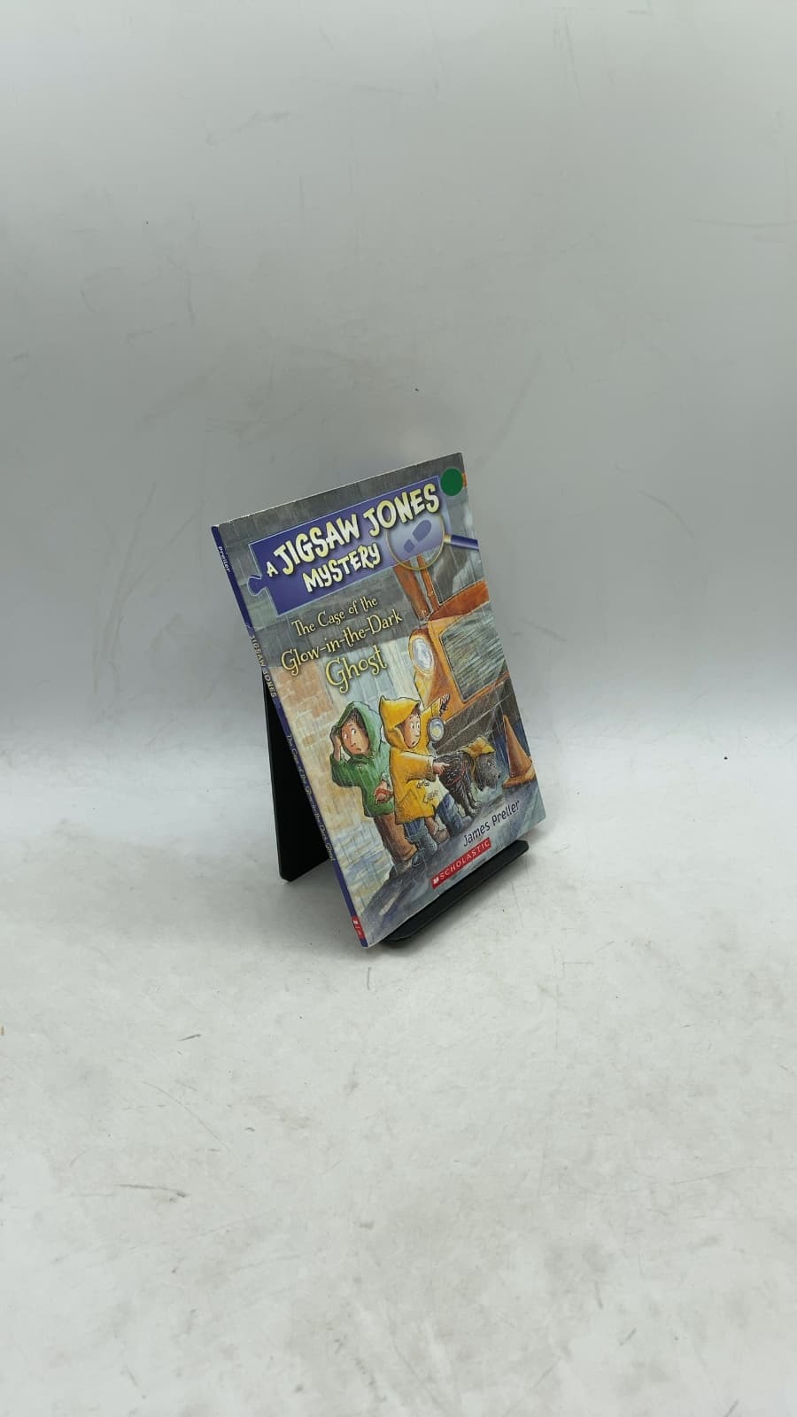 A Jigsaw Jones Mystery: The Case of the Glow-in-the-Dark Ghost