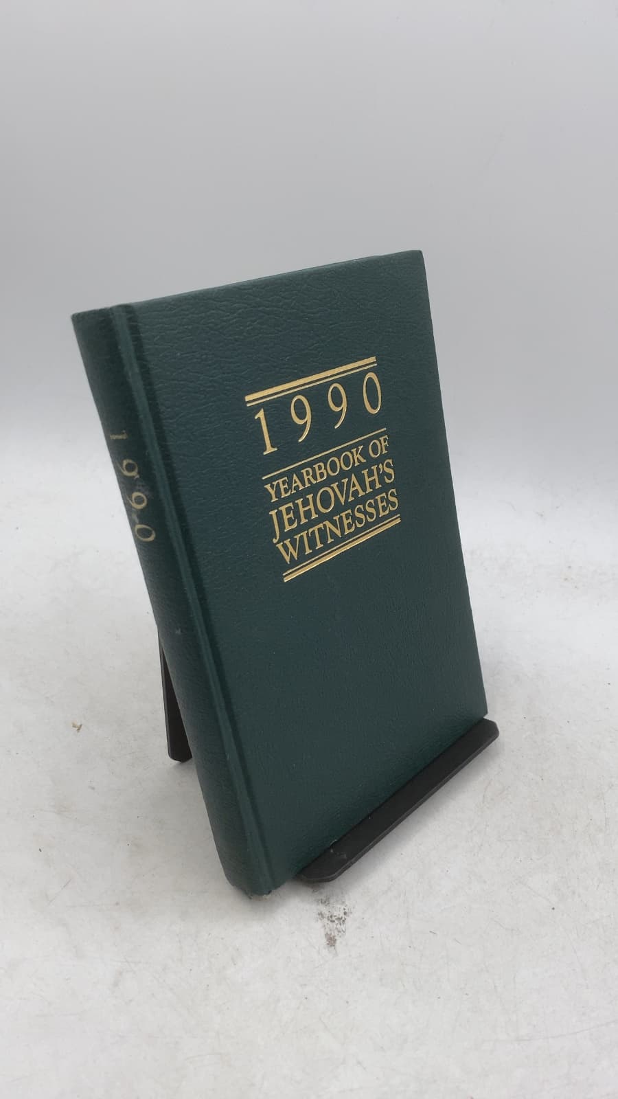 1990 Yearbook of Jehovah's Witnesses