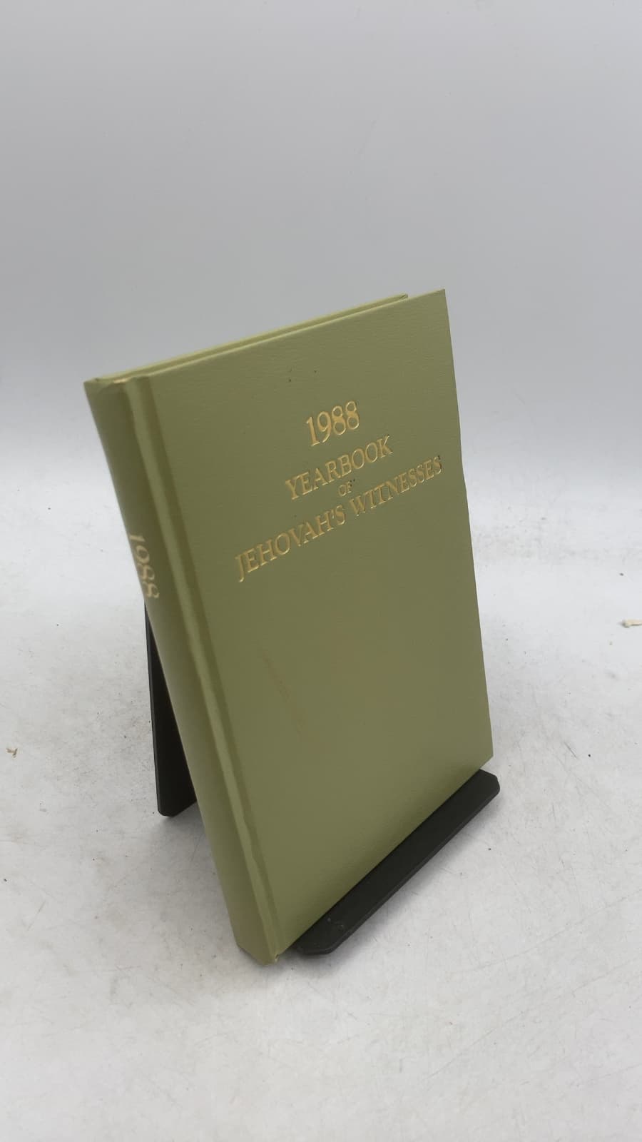 1988 Yearbook of Jehovah's Witnesses
