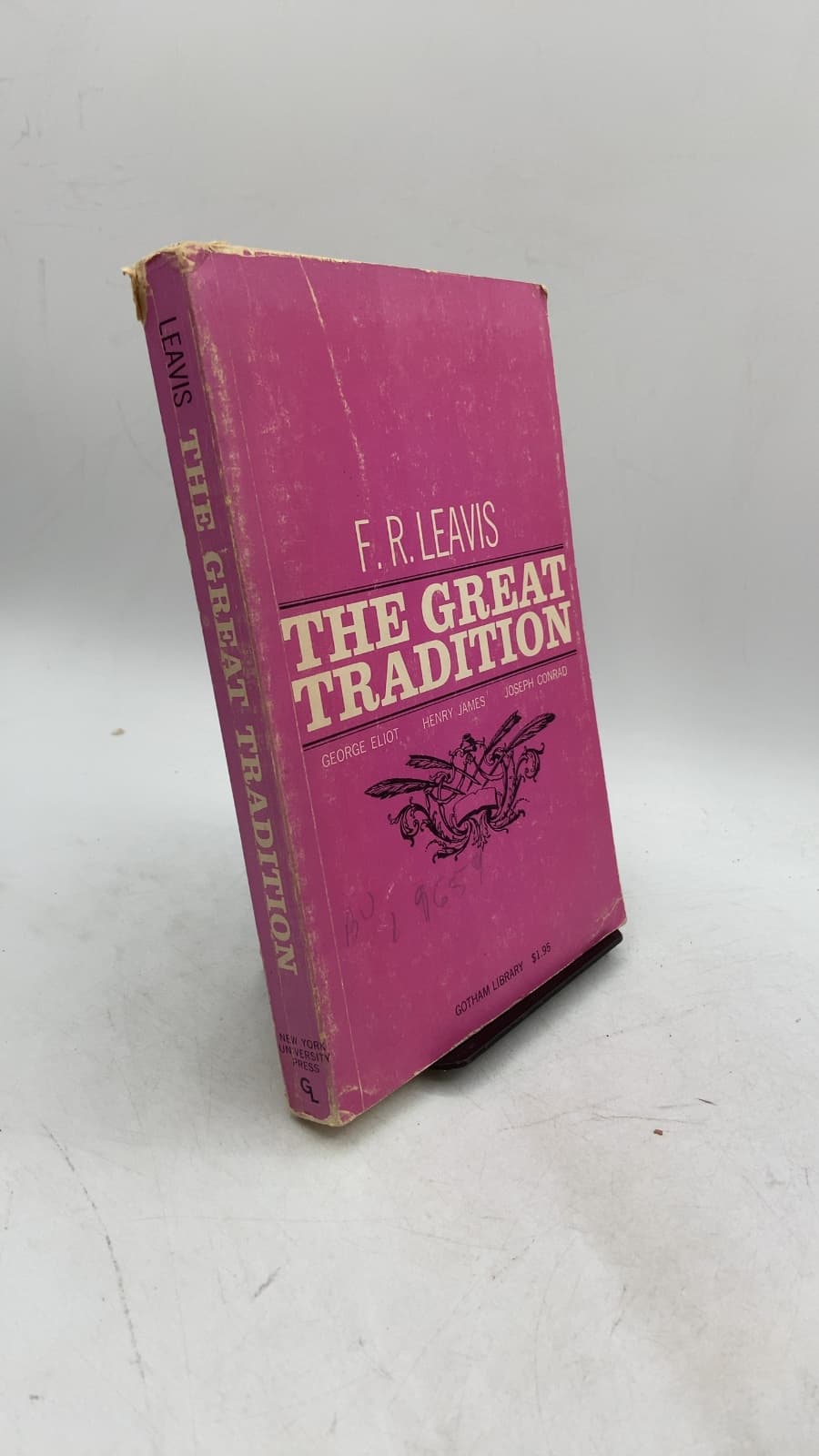 THE Great Tradition by F. R. Leavis - front cover