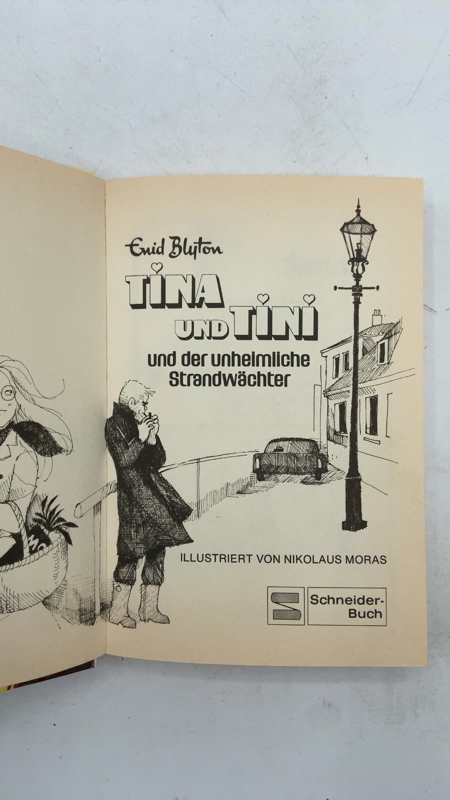 Tina und Tini und der unheimliche Strandwächter by Enid Blyton - title page