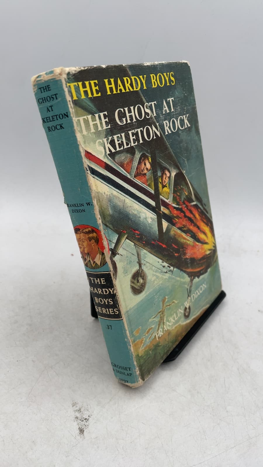 The Ghost at Skeleton Rock by Franklin W. Dixon - front cover
