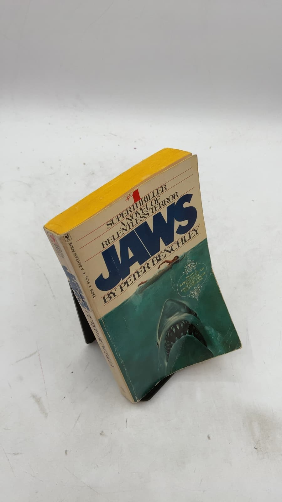 Jaws by Peter Benchley - front cover