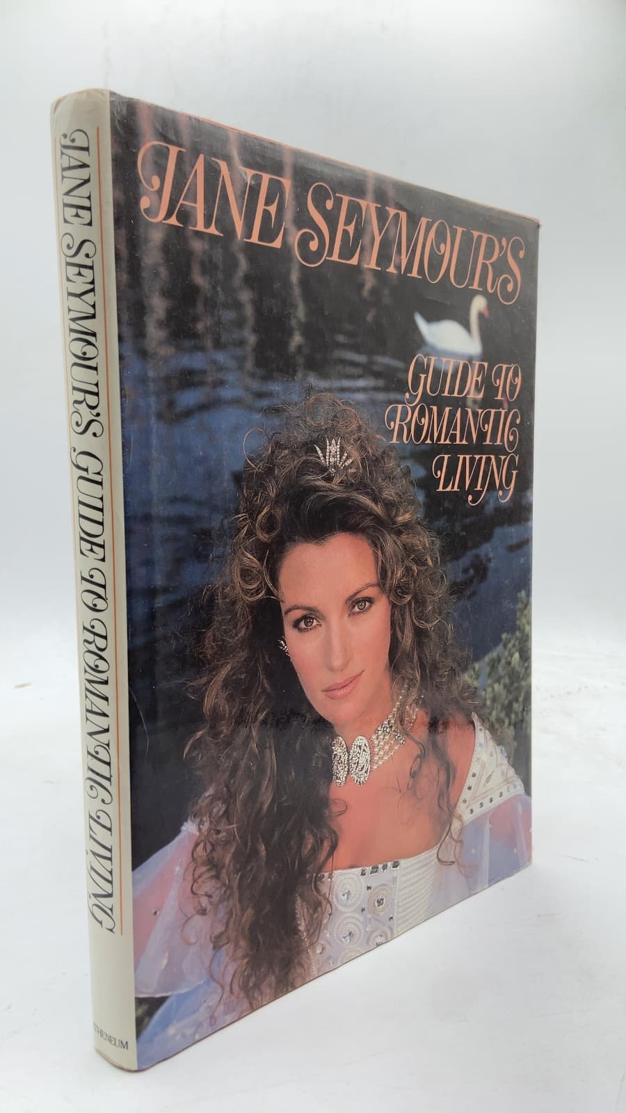 Jane Seymour's Guide to Romantic Living by Jane Seymour - front cover