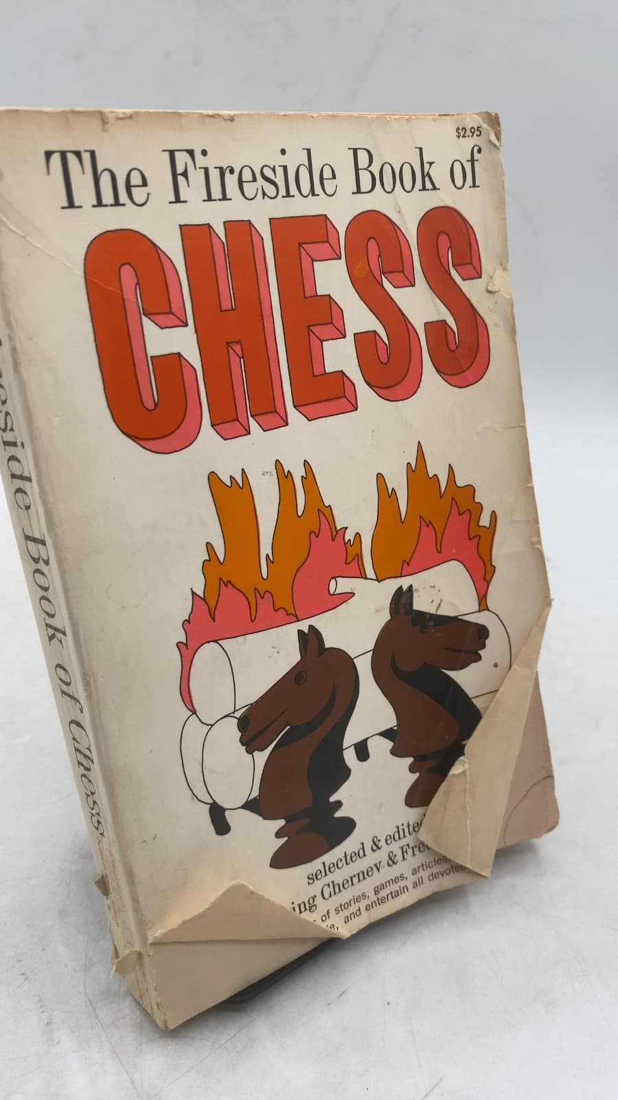 The Fireside Book of Chess by Irving Chernev and Fred Reinfeld - front cover