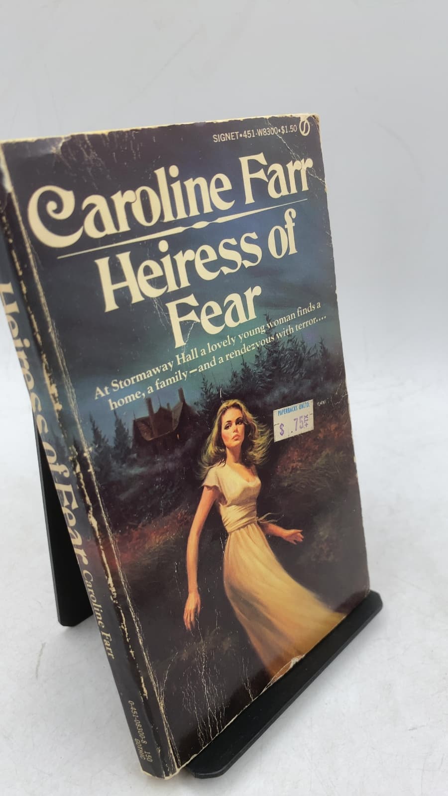 Heiress of Fear by Caroline Farr - front cover