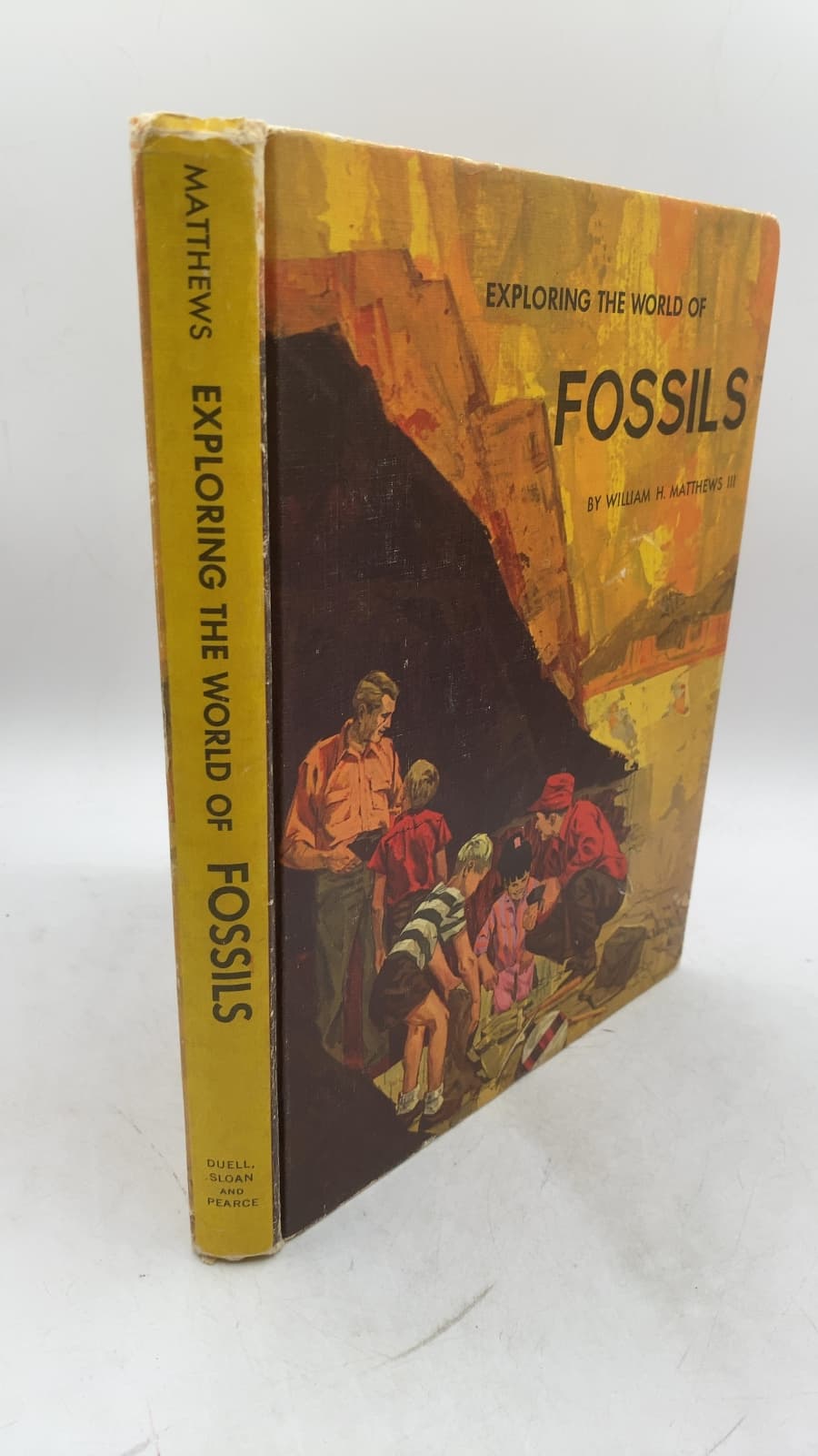 Exploring the World of Fossils by William H. Matthews III - front cover