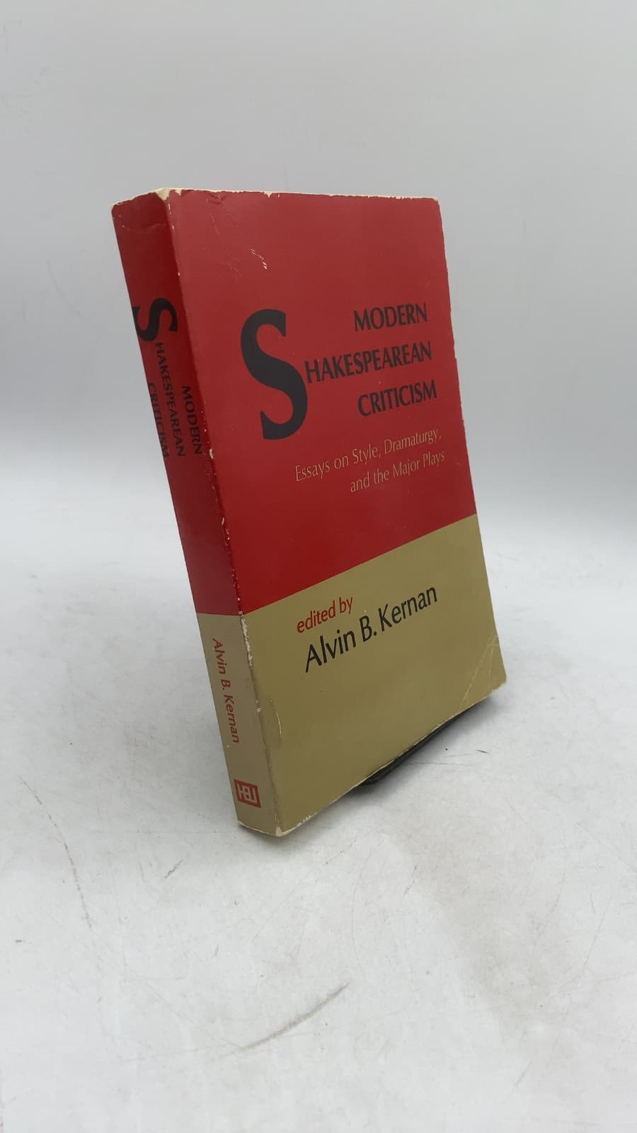 Modern Shakespearean Criticism: Essays on Style, Dramaturgy, and the Major Plays by Alvin B. Kernan - front cover